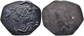 Kunstmedaillen, Ruppel, Barbara, Bronzegussmedaille (einseitig) 1998 "Europa" 86 x 75 mm; 123,64 g. Klebereste auf der Rückseite, sonst gussfrisch