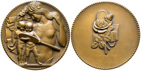 Kunstmedaillen, Turin, Pierre, Bronzemedaille o. J. "Frau mit Spiegel" 77 mm; 206,16 g. Vorzüglich