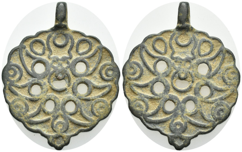 Bronze amulet. (27mm, 4.3 g)