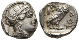 ATTICA. Athens. (Circa 465/2-454 BC).
AR Tetradrachm (25,7mm, 17.2g)
Obv: Head of Athena to right, wearing crested Attic helmet decorated with three...