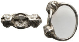 Ancient silver ring
(9,2g 24,1mm diameter)