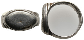 Ancient silver ring
(15g 23,7mm diameter)