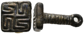 Ancient bronze stamp seal with swastika pattern
(14,1g 31,4mm diameter)