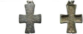 Byzantine bronze pendant cross reliquary
(39,5g 28,3mm diameter)