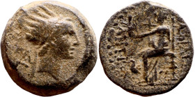 Antiochos IV Epiphanes (Seleukid King: 175-164 BC). AE bronze. Obv.: Radiate and diademed head right. Rev.: BAΣIΛEΩΣ ANTIOXOY EΠIΦANOYΣ, Zeus seated l...