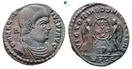 Magnentius AD 350-353. Lugdunum. Maiorina Æ