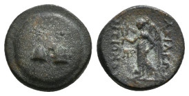 SELEUKID KINGDOM. Antiochos ????. Ae Obv : Piloi of the dioskouroi surmounted by stars. Rev: Nike advancing to left ΒΑΣΙΛΕΩΣ ΑΝΤΙΟΧΟΥ. 2,29 g - 13,31 ...