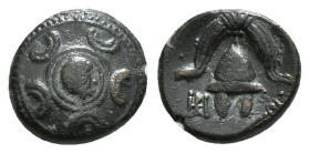 KINGS OF MACEDON. Philip III Arrhidaios (323-317 BC). Ae 1/2 Unit. Salamis.
Obv: Macedonian shield, with facing gorgoneion on boss.
Rev: B - A.
Macedo...