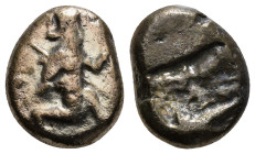 ACHAEMENID EMPIRE. Time of Darios I to Xerxes I (Circa 505-480 BC). Siglos. Sardes.
Obv: Persian king or hero, in kneeling-running stance right.
Rev: ...