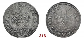 Ravenna Leone X (Giovanni de’Medici), 1513-1521. Mezzo giulio, AR 1,81 g. LEO X – PONT M Stemma sormontato da triregno e chiavi decussate, accostato i...
