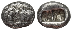 Königreich Lydien. Kroisos (556 - 541 v. Chr.).

 1/2 Stater bzw. Siglos (Silber).
Vs: Vorderteil eines Löwen und eines Stieres einander gegenüber....