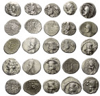 Griechische Münzen - Lots.


Arsakidisches Königreich Parthien (verschieden Herrscher).

Lot (25 Stück, Silber): Drachme; ca. 2. Jhdt. v. - 2. Jh...