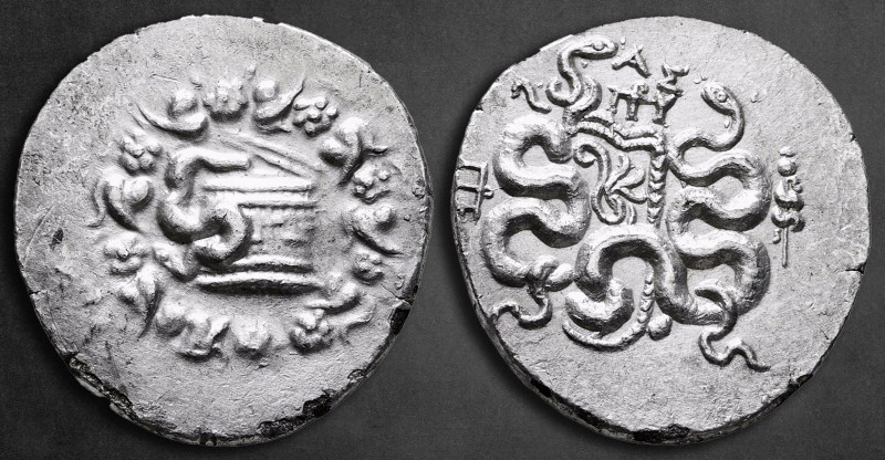 Mysia. Pergamon circa 133-67 BC. 
Cistophoric Tetradrachm AR

27 mm, 12,18 g...