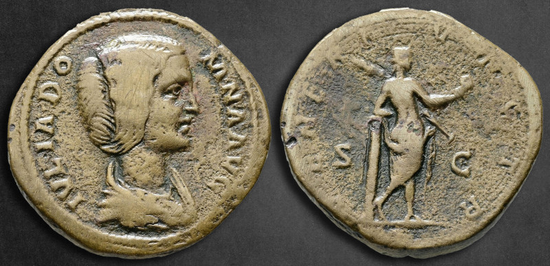 Julia Domna. Augusta AD 193-217. Rome
Sestertius Æ

32 mm, 25,39 g

IVLIA D...