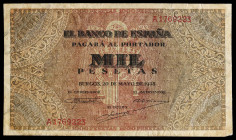 1938. Burgos. 1000 pesetas. (Ed. falta) (Cobo 41c). 20 de mayo. Serie A. Falso de época. Esquina inferior derecha faltada. Reaprestado. Ex Áureo & Cal...