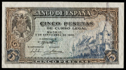 1940. 5 pesetas. (Ed. 443b) (Pick 123a). 4 de septiembre, Alcázar de Segovia. Serie M, última emitida. Numeración M0085856.. Doblez en esquina superio...