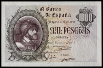 1940. 1000 pesetas. (Ed. 445) (Pick 125a). 21 de octubre, Carlos I. Ínfimas marquitas por manipulación descuidada. Apresto original. Muy buen ejemplar...