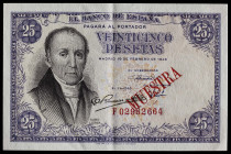 1946. 25 pesetas. (Ed. falta). 19 de febrero, Flórez Estrada. Serie F. Sobrecarga tipográfica "MUESTRA" en rojo en anverso. Leve ondulación central. D...