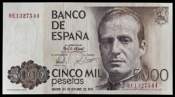 1979. 5000 pesetas. (Ed. 478b) (Pick 160*). 23 de octubre, Juan Carlos I. Serie especial 9E. Doblez central. Escaso. EBC+.