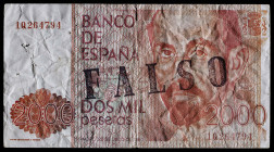 1980. 2000 pesetas. (Cobo 54). 22 de julio, Juan Ramón Jiménez. Serie 1Q. Falso de época. Inutilizado mediante tampón en tinta negra "FALSO" en anvers...