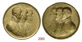 I tre Imperatori 1815, Parigi op. Heuberger, Æ dorato 13,65g. Ø65,5mm. FRANZ I: ALEXANDER I: F: WILHELM III: busto dei tre imperatori alleati accollat...
