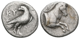 Aeolis, Kyme
Hemidrachm circa 350-250 . KY Eagle standing r. with closed wings, and looking backwards. Rev. Forepart of horse r.; below, AΠOΛΛA[Σ]. SN...