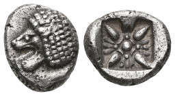 Miletus
Obol circa 500-494, AR . Forepart of lion r., head looking backwards, with open jaws and tongue protrudring. Rev. Floral pattern in incuse squ...