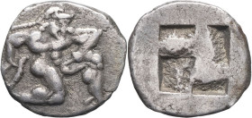 GRÈCE ANTIQUE - GREEK
Thrace (îles de), Thasos. Diobole ND (412-404 av. J.-C.), Thasos.
HGC.6, 333 ; Argent - 1,02 g - 10 mm - 12 h
Patine grise. TTB....