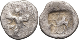 GRÈCE ANTIQUE - GREEK
Carie, Caunos. Tritartemorion ND (490-470 av. J.-C.), Caunos.
SNG Tübingen 3309 ; Argent - 0,61 g - 9 mm - 3 h
TB.