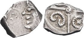 GAULE - CELTIC
Rutènes. Drachme, type de Goutrens ND (100-50 av. J.-C.).
Savès 259-268 - Hiriart 13.33 ; Argent - 2,27 g - 13 mm - 8 h
Avers fortement...