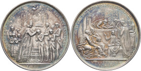 ALLEMAGNE - GERMANY Médaille, baptême, par L. Zimpel ND. Argent - 24,44 g - 39 mm - 12 h Poinçons J.C et hexagone (2 - tête - A). Belle patine irisée....