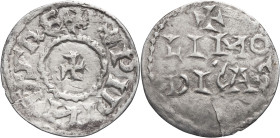 FRANCE / CAROLINGIENS - FRANCE / CAROLINGIAN
Pépin II d’Aquitaine (839-852). Obole ND, Limoges.
MG.611 ; Argent - 0,65 g - 17 mm - 10 h
Flan fissuré. ...