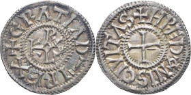 FRANCE / CAROLINGIENS - FRANCE / CAROLINGIAN
Charles II le Chauve (840-877). Denier ND, Rennes.
P.651 - MG.1045 ; Argent - 1,61 g - 20,5 mm - 4 h
Supe...