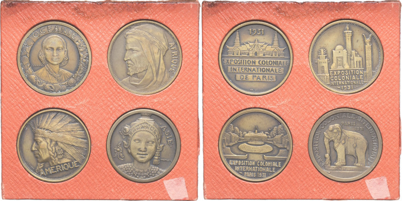 FRANCE - FRANCE
IIIe République (1870-1940). Coffret de quatre médailles, Exposi...