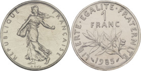 FRANCE - FRANCE
Ve République (1958 à nos jours). Piéfort de 1 franc Semeuse 1985, Pessac.
GEM.104.P1 ; Nickel - [12,00] g - 24 mm - 6 h
Seuls 69 exem...