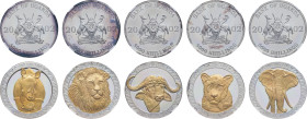 OUGANDA - UGANDA
République. Série (PROOF SET) de 5 monnaies de 5000 shillings, sur Flans brunis (PROOF) 2002.
KM 87 à 91 ; Argent doré - [33,73] g - ...