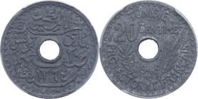 TUNISIE - TUNISIA
Mohamed Lamine, Bey (1943-1957). Essai de 20 centimes 1945 - AH 1364, Paris.
Lec.126 - KM.E26 ; Zinc - [3,50] g - 24 mm - 6 h
PCGS S...