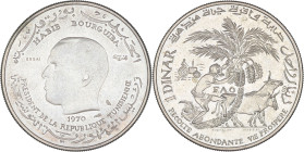 TUNISIE - TUNISIA
Habib Bourguiba (1957-1987). Essai de 1 dinar, FAO 1970, Paris.
KM.E34 ; Argent - 17,99 g - 32 mm - 6 h
Superbe à Fleur de coin.
