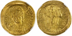 BYZANTINE EMPIRE: Justinian I, 527-565, AV solidus, S-139, D N IVSTINI - ANVS PP AVG, helmeted and cuirassed bust facing, holding globus cruciger and ...