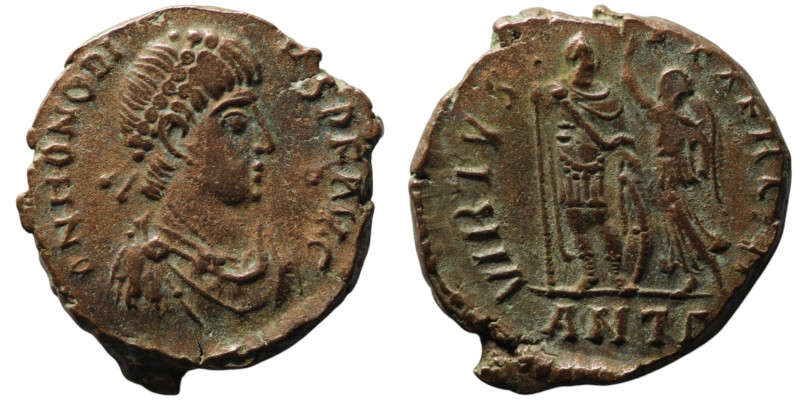 Honorius (AD 393-423). Antioch
AE Follis (17mm, 3,76g)