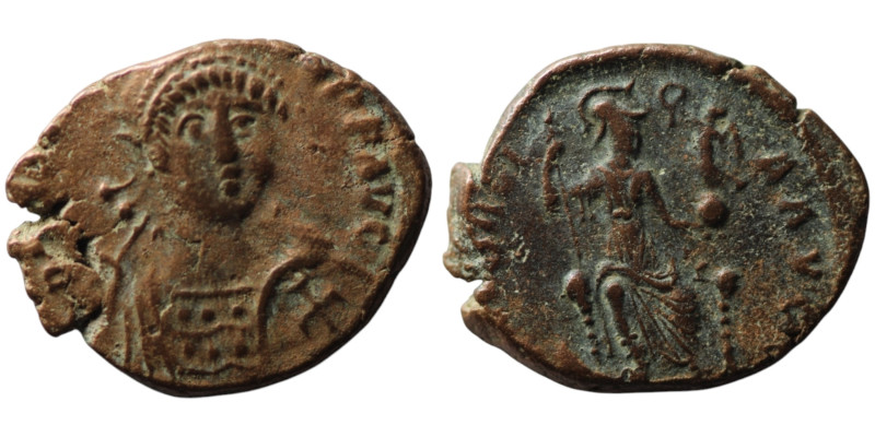 Arcadius (AD 383-388)
AE Follis (18mm, 2,21g)