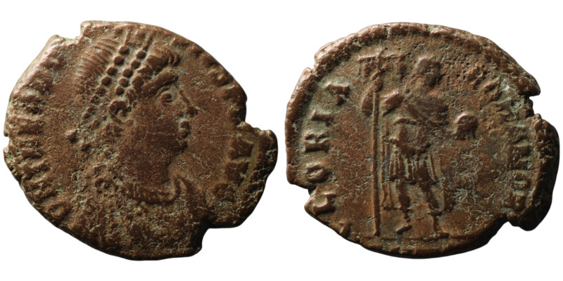 Theodosius I (AD 379-395)
AE Follis (22mm, 4,65g)