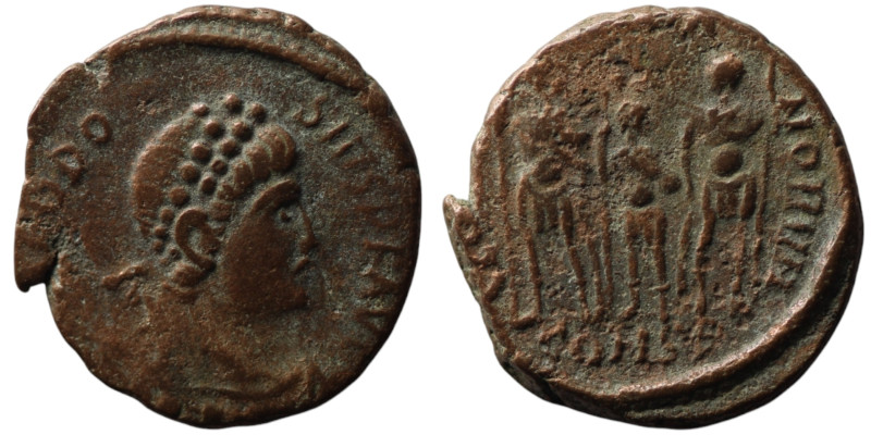 Theodosius II (AD 402-450). Constantinople
AE Follis (15mm, 1,44g)