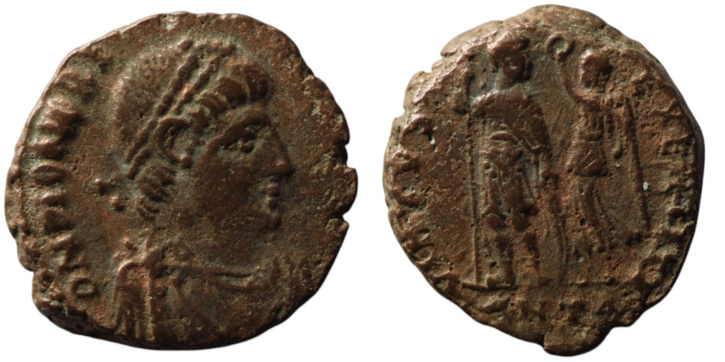 Honorius (AD 393-423). Antioch
AE Follis (15mm, 2,44g)
