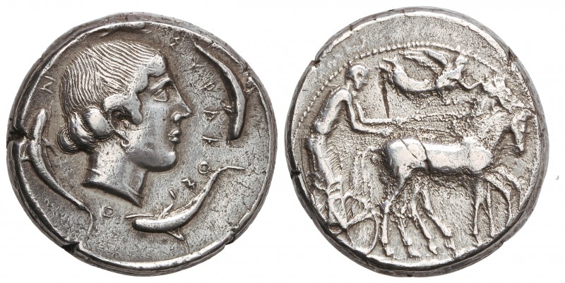 Tetradracma. 440-425 a.C. DEMOCRACIA. SIRACUSA,. SICILIA. Anv.: Cuadriga a derec...
