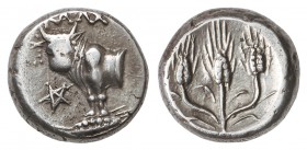 Hemidracma. 350-300 a.C. KALCHEDON. BITINIA. Anv.: Prótomo de toro a izquierda sobre espiga, encima KA¶, delante monograma. Rev.: Tres espigas de trig...