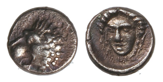 Trihemitartemorion. 480-450 a.C. KNIDUS. CARIA. Anv.: Cabeza de león a izquierda...
