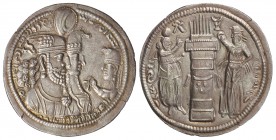 Dracma. VARHRAN II (276-293 d.C.). Anv.: Bustos a derecha de Varhran II coronado con korimbos y de la reina con corona en forma de grifo. Busto del pr...