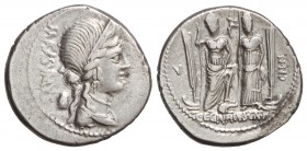 Denario. 75 a.C. EGNATIA-2. Cn. Egnatius Cn. f. Cn. n. Maxsumus. Taller Auxiliar de Roma. Rev.: V a izquierda de Roma y Venus. 3,85 grs. AR. ESCASA. C...