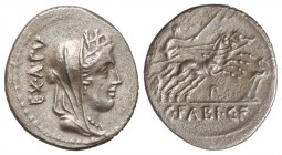 Denario. 104 a.C. FABIA-14. C. Fabius C. f. Hachianus. Rev.: P debajo de los caballos. 3,60 grs. AR. Cal-575; FFC-703. MBC+.